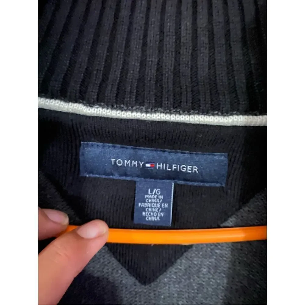 Tommy Hilfiger Half Zip Sweater Size Large